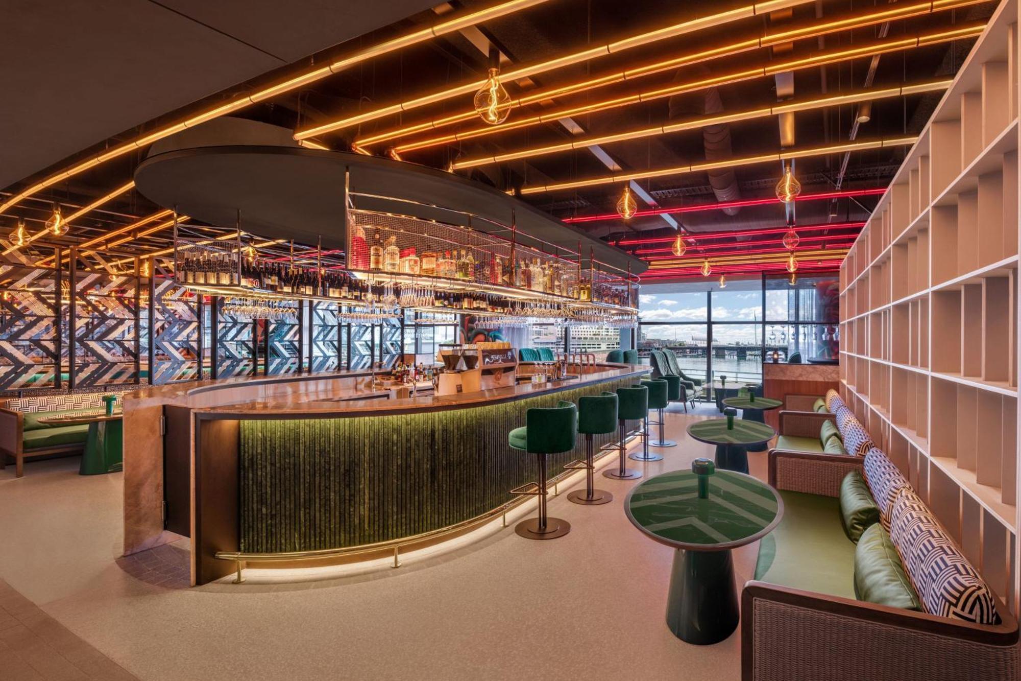 W Sydney Hotel Екстериор снимка The bar at the Virgin Atlantic Clubhouse at Heathrow Airport